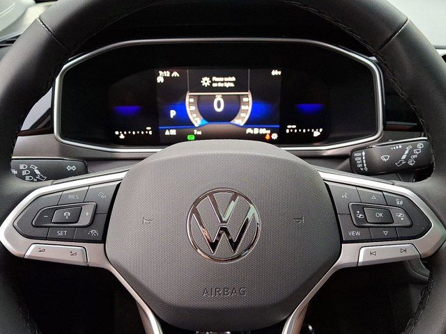2025 Volkswagen Taos SE Black