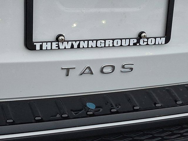 2025 Volkswagen Taos SE Black