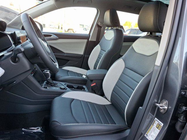 2025 Volkswagen Taos SEL