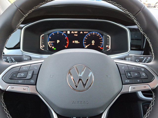 2025 Volkswagen Taos SEL