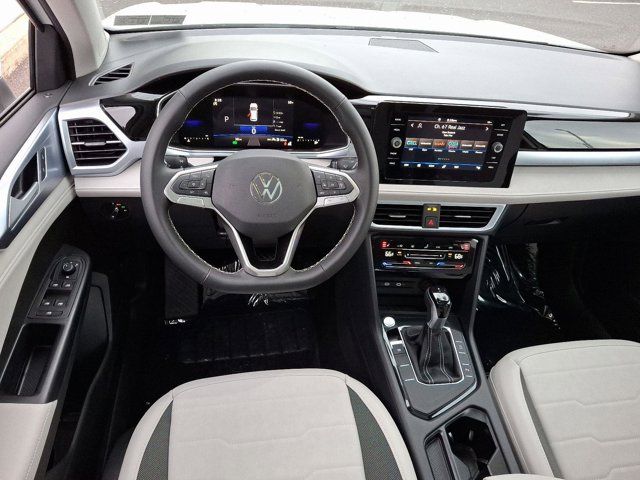 2025 Volkswagen Taos SE