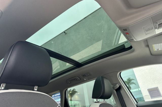 2025 Volkswagen Taos 1.5T SE 2025 Volkswagen Taos 1.5T SE