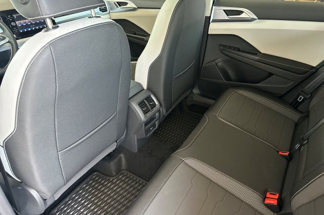 2025 Volkswagen Taos 1.5T SE 2025 Volkswagen Taos 1.5T SE