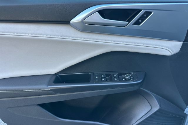 2025 Volkswagen Taos 1.5T SE 2025 Volkswagen Taos 1.5T SE