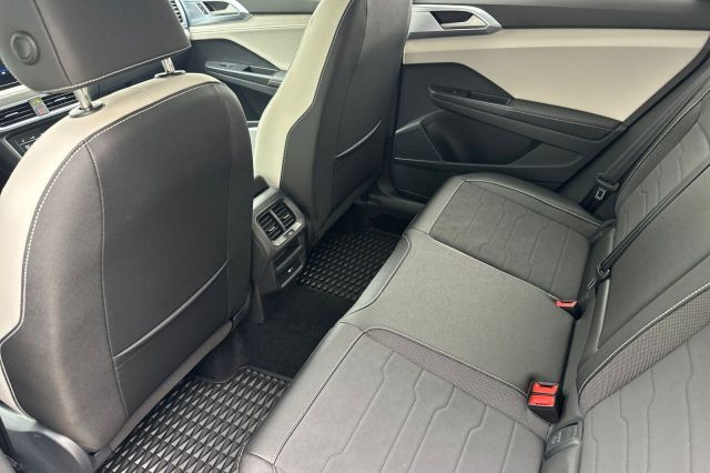 2025 Volkswagen Taos 1.5T SE 2025 Volkswagen Taos 1.5T SE