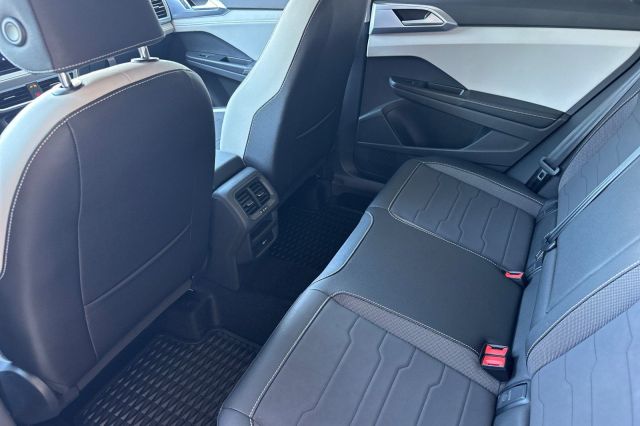 2025 Volkswagen Taos 1.5T SE 2025 Volkswagen Taos 1.5T SE