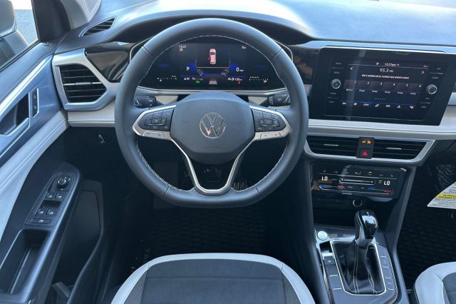 2025 Volkswagen Taos 1.5T SE 2025 Volkswagen Taos 1.5T SE