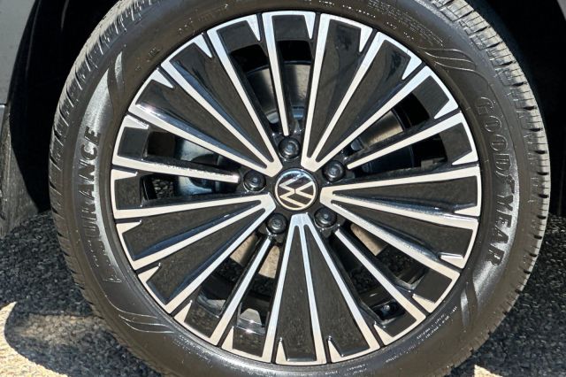 2025 Volkswagen Taos 1.5T SE 2025 Volkswagen Taos 1.5T SE