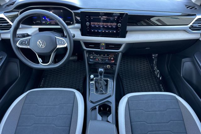 2025 Volkswagen Taos 1.5T SE 2025 Volkswagen Taos 1.5T SE