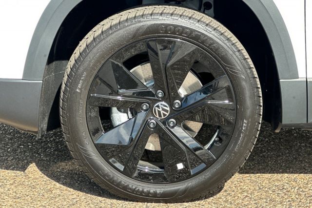 2025 Volkswagen Taos 1.5T SE 2025 Volkswagen Taos 1.5T SE