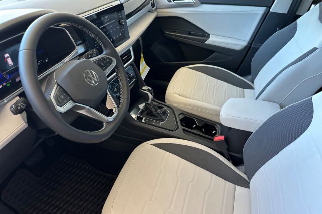 2025 Volkswagen Taos 1.5T SE 2025 Volkswagen Taos 1.5T SE
