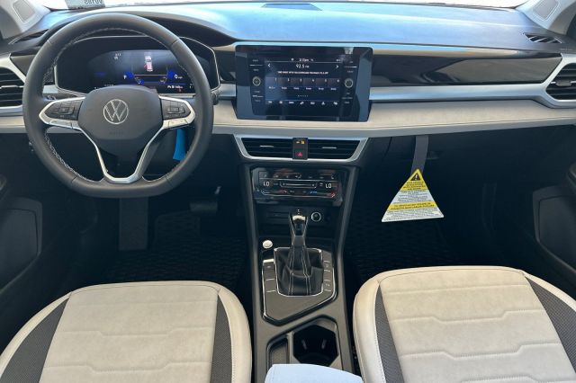 2025 Volkswagen Taos 1.5T SE 2025 Volkswagen Taos 1.5T SE