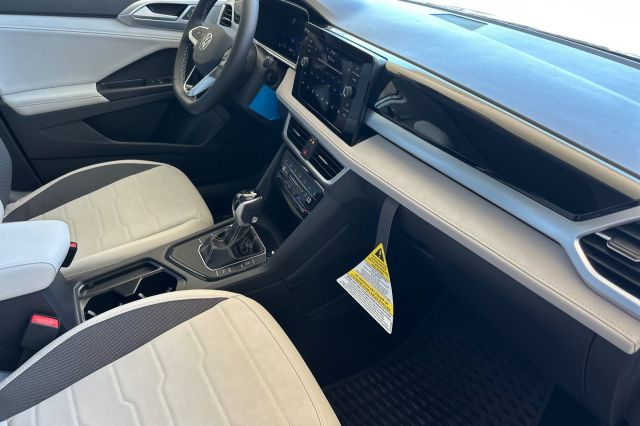 2025 Volkswagen Taos 1.5T SE 2025 Volkswagen Taos 1.5T SE