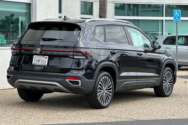 2025 Volkswagen Taos 1.5T SE 2025 Volkswagen Taos 1.5T SE