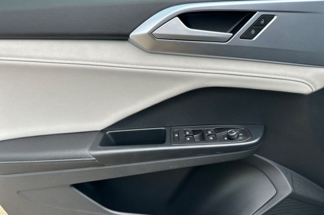 2025 Volkswagen Taos 1.5T SE 2025 Volkswagen Taos 1.5T SE