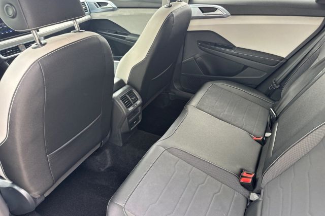 2025 Volkswagen Taos 1.5T SE 2025 Volkswagen Taos 1.5T SE