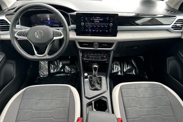 2025 Volkswagen Taos 1.5T SE 2025 Volkswagen Taos 1.5T SE