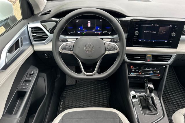 2025 Volkswagen Taos 1.5T SE 2025 Volkswagen Taos 1.5T SE