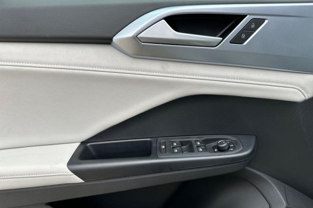 2025 Volkswagen Taos 1.5T SE 2025 Volkswagen Taos 1.5T SE