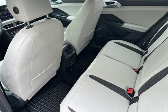 2025 Volkswagen Taos 1.5T SE 2025 Volkswagen Taos 1.5T SE