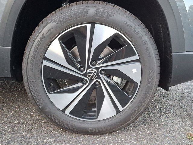 2025 Volkswagen Taos SE