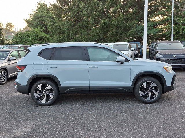 2025 Volkswagen Taos SE