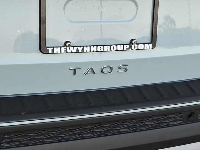 2025 Volkswagen Taos SE