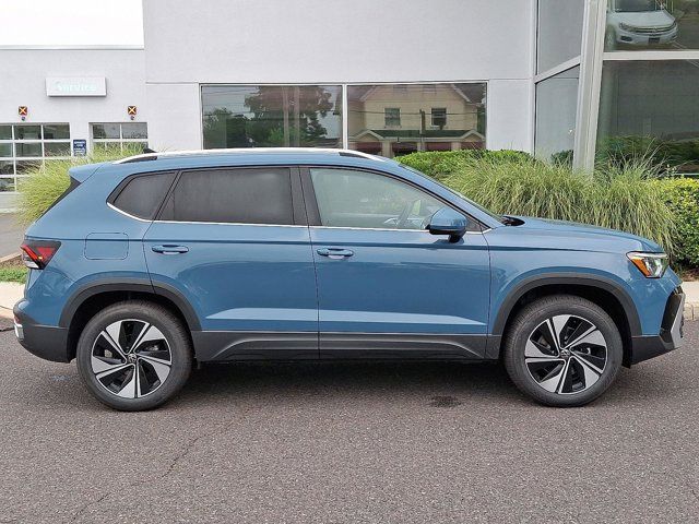 2025 Volkswagen Taos SE