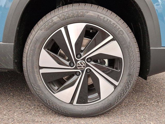 2025 Volkswagen Taos SE