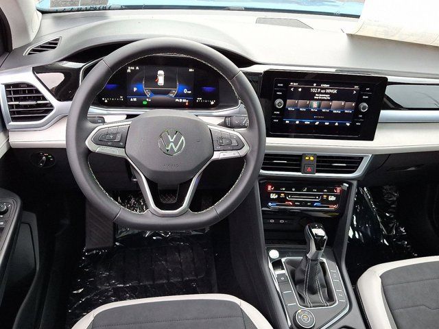 2025 Volkswagen Taos SE