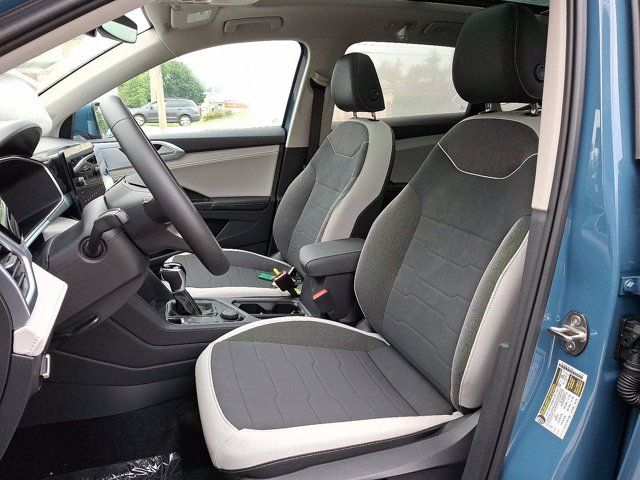 2025 Volkswagen Taos SE