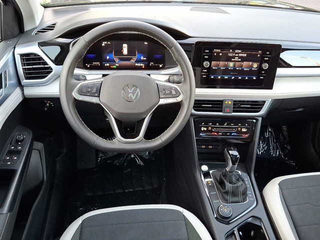 2025 Volkswagen Taos SE