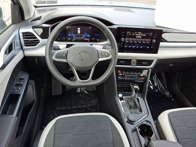 2025 Volkswagen Taos SE