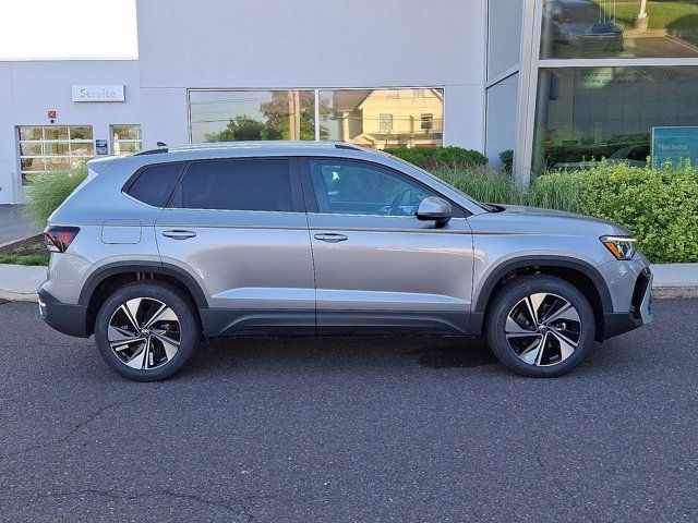 2025 Volkswagen Taos SE