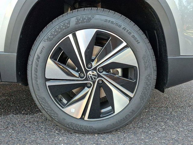 2025 Volkswagen Taos SE