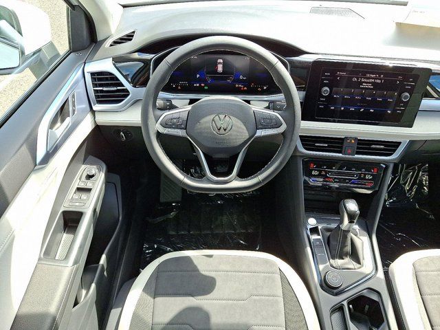 2025 Volkswagen Taos SE