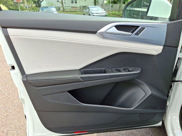 2025 Volkswagen Taos SE
