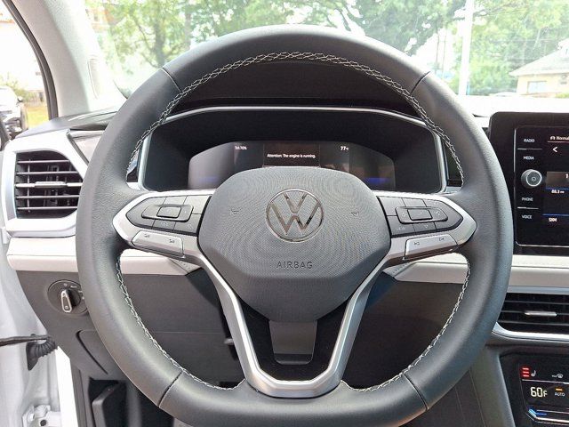 2025 Volkswagen Taos SE