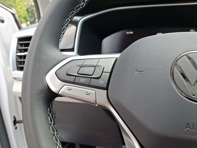 2025 Volkswagen Taos SE