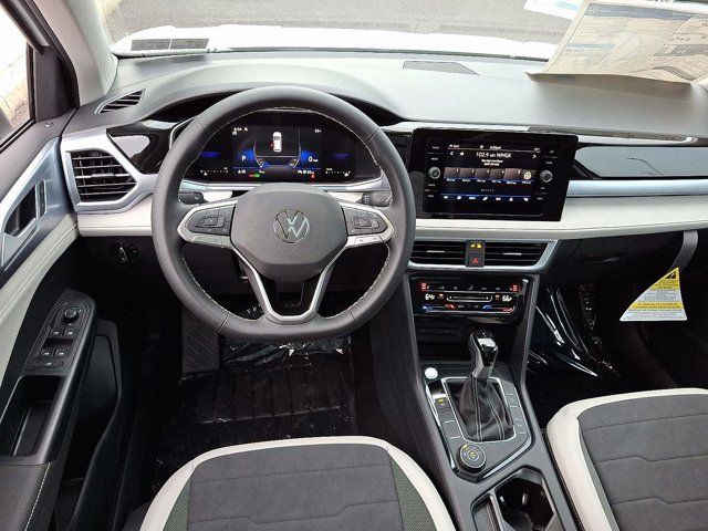 2025 Volkswagen Taos SE