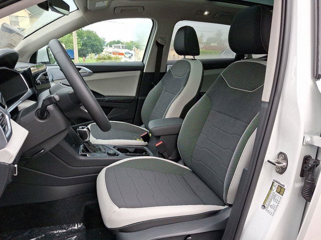 2025 Volkswagen Taos SE