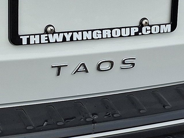 2025 Volkswagen Taos SE