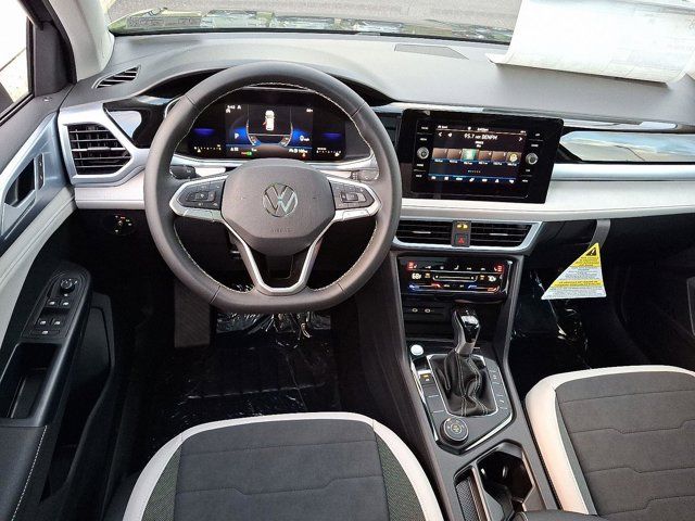 2025 Volkswagen Taos SE