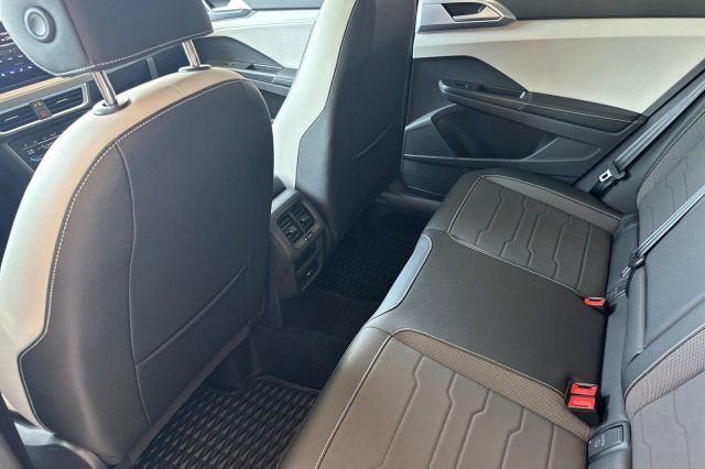 2025 Volkswagen Taos 1.5T SE 2025 Volkswagen Taos 1.5T SE