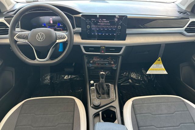 2025 Volkswagen Taos 1.5T SE 2025 Volkswagen Taos 1.5T SE