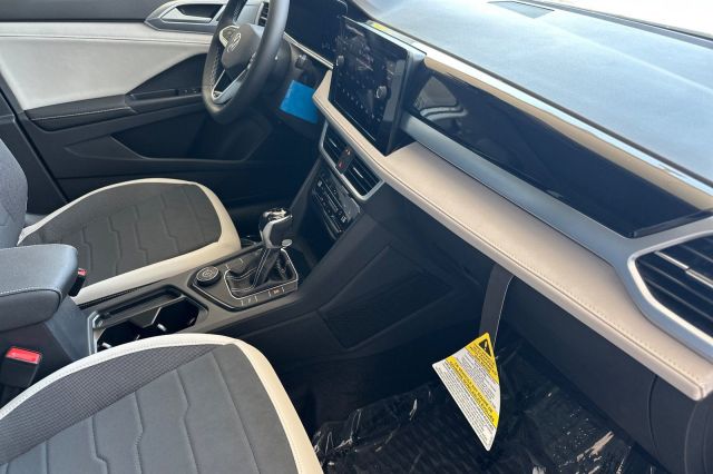 2025 Volkswagen Taos 1.5T SE 2025 Volkswagen Taos 1.5T SE