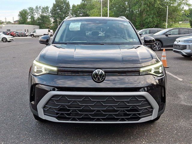 2025 Volkswagen Taos SE