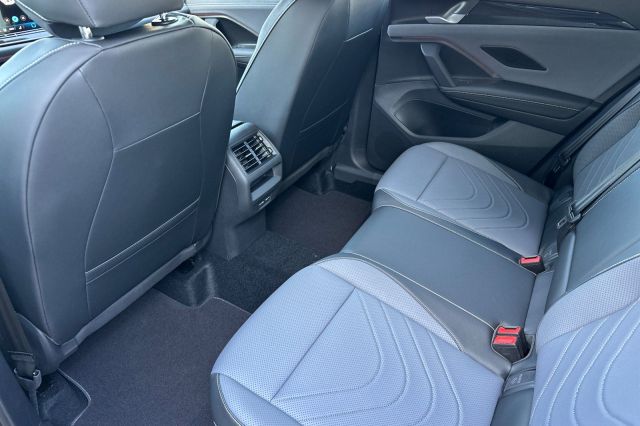 2025 Volkswagen Tiguan 2.0T SE 2025 Volkswagen Tiguan 2.0T SE