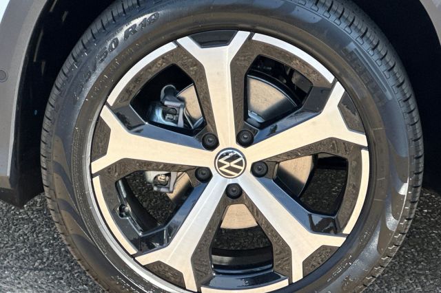 2025 Volkswagen Tiguan 2.0T SE 2025 Volkswagen Tiguan 2.0T SE