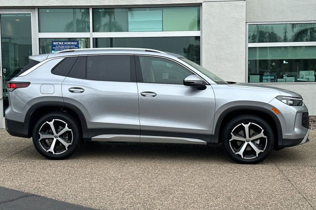 2025 Volkswagen Tiguan 2.0T SE 2025 Volkswagen Tiguan 2.0T SE